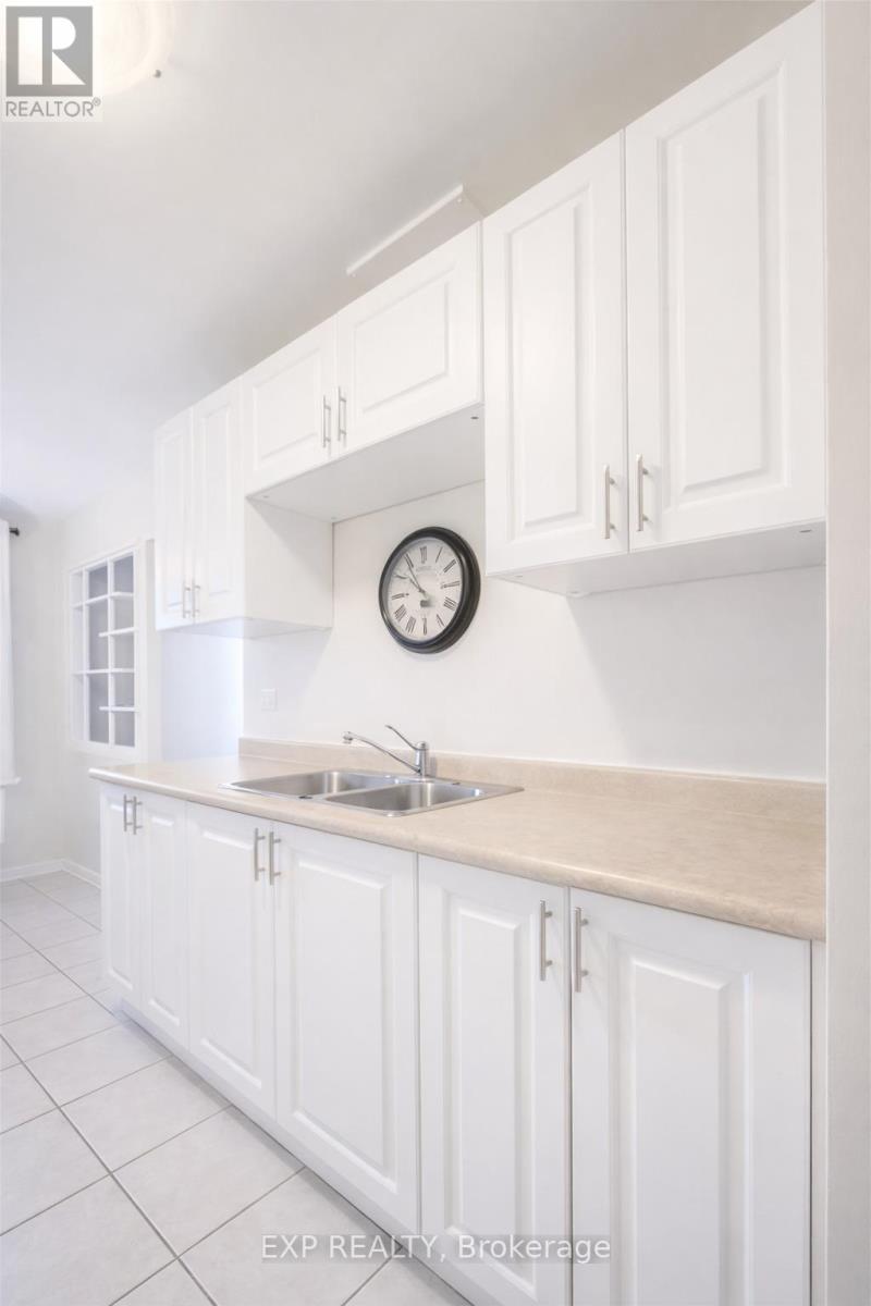 8 - 527 Parkside Drive, Waterloo, Ontario  N2L 4X7 - Photo 12 - X12669468