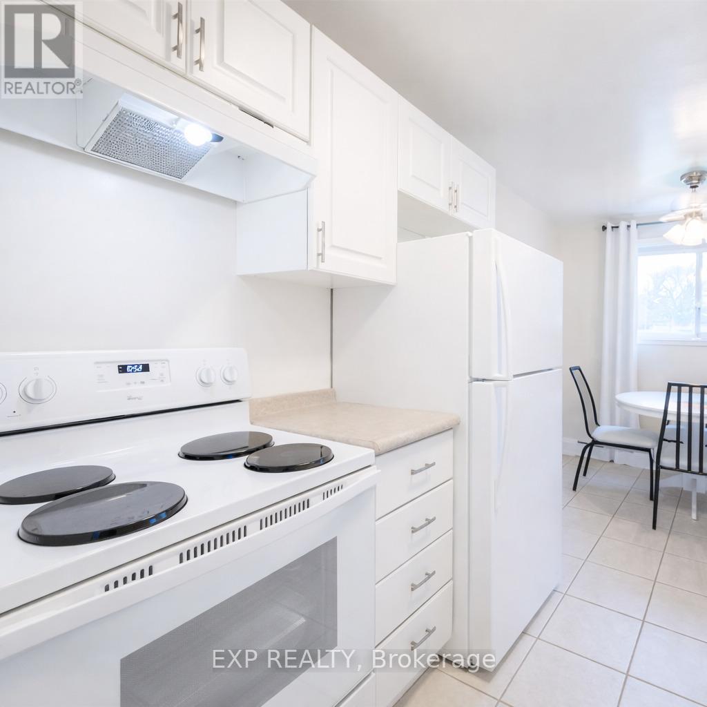 8 - 527 Parkside Drive, Waterloo, Ontario  N2L 4X7 - Photo 13 - X12669468