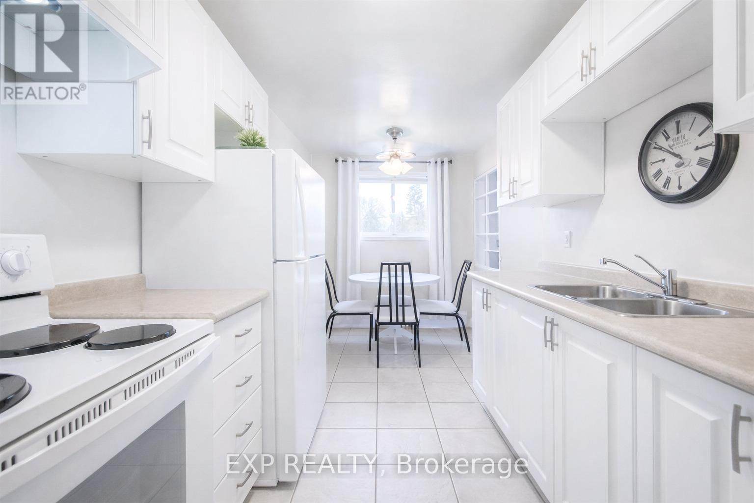 8 - 527 Parkside Drive, Waterloo, Ontario  N2L 4X7 - Photo 14 - X12669468