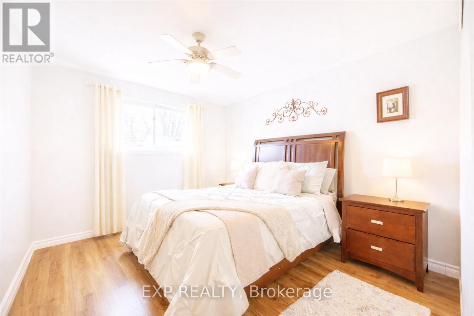 8 - 527 Parkside Drive, Waterloo, Ontario  N2L 4X7 - Photo 4 - X12669468