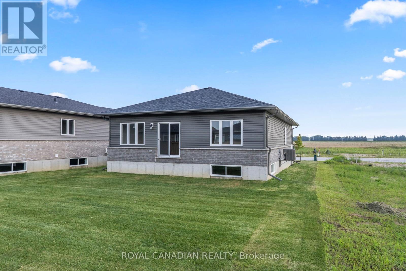 380 Hawthorne Street, Saugeen Shores, Ontario  N0H 2C3 - Photo 9 - X12669480