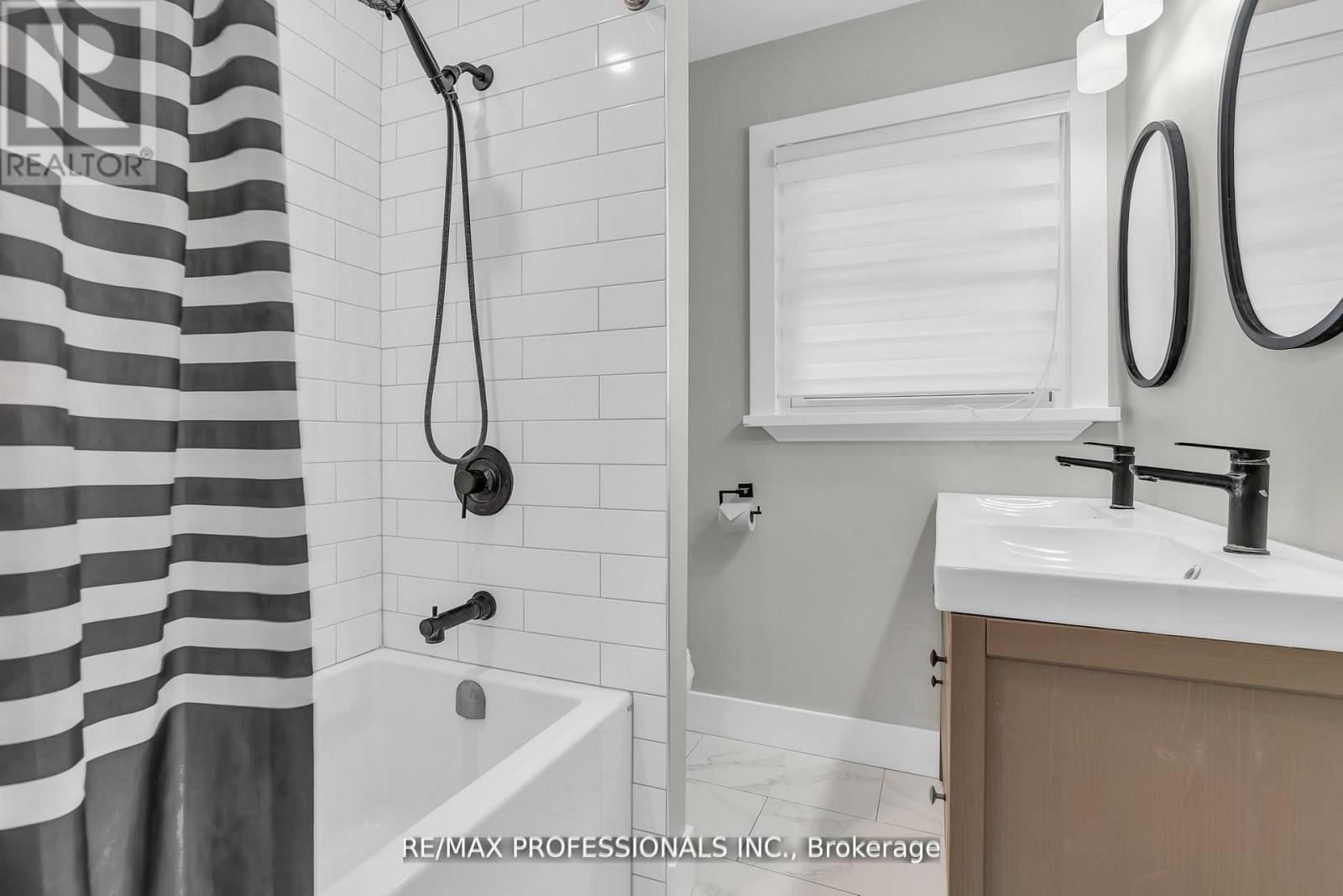 Upper - 139 Byron Avenue, Kitchener, Ontario  N2C 1Z7 - Photo 14 - X12669558