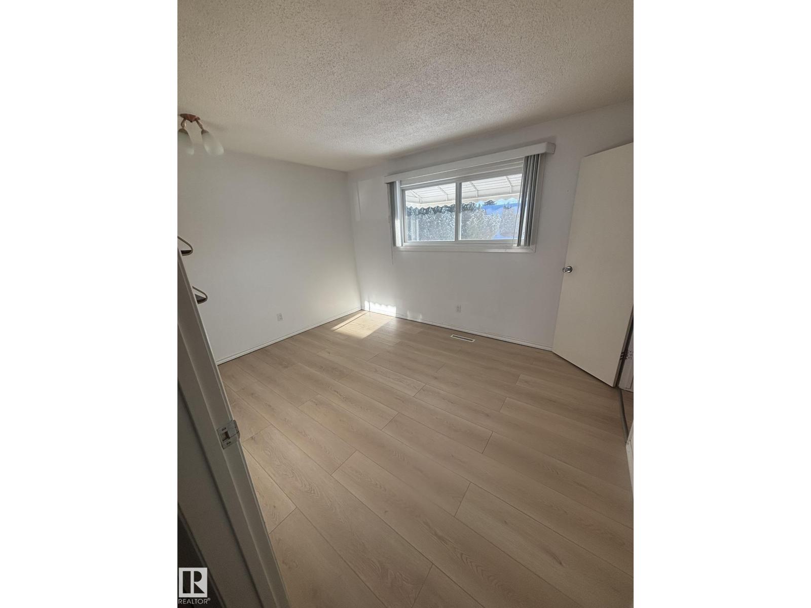 7004 93 Av Nw, Edmonton, Alberta  T6B 0W6 - Photo 11 - E4465438