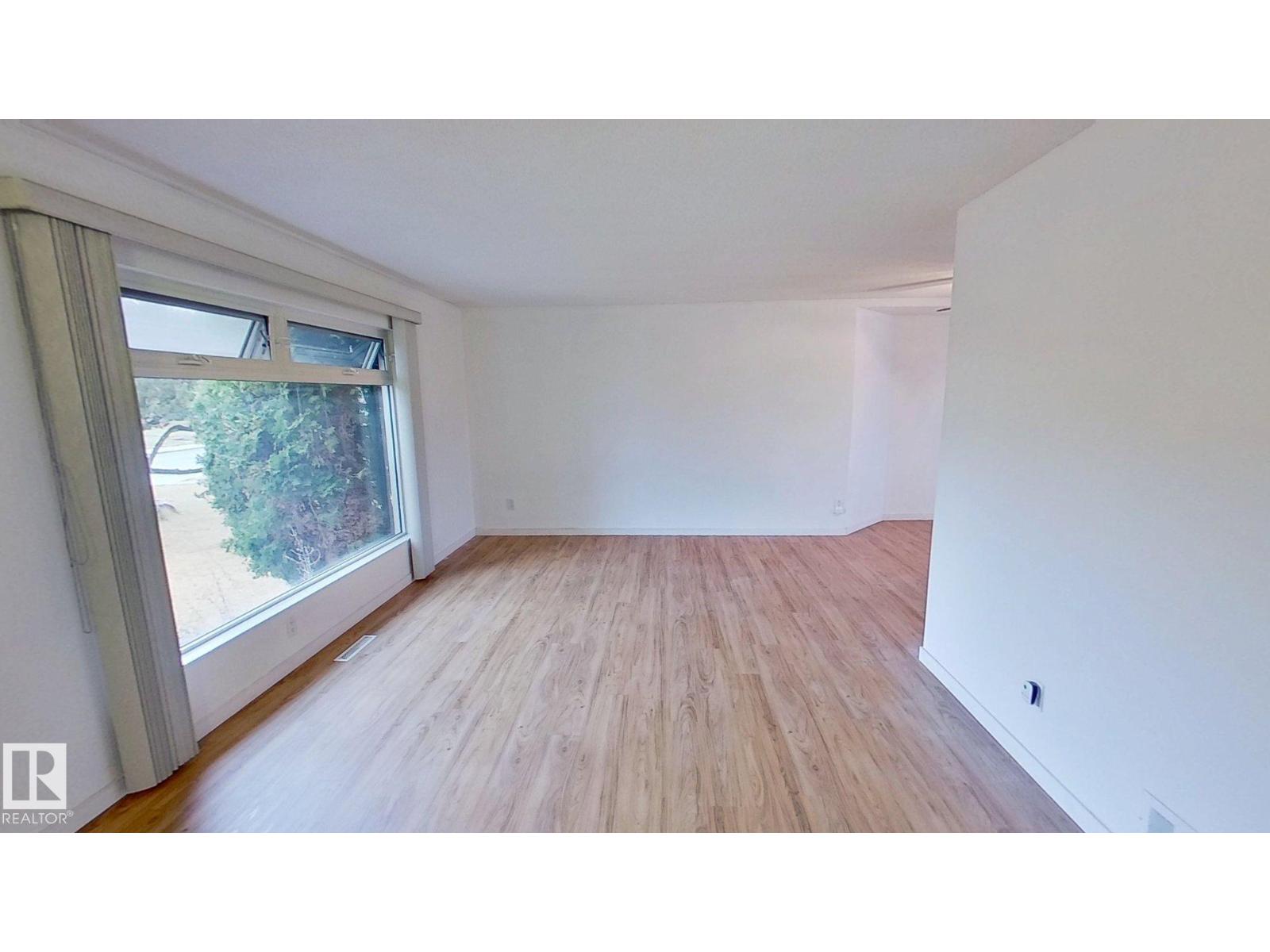 7004 93 Av Nw, Edmonton, Alberta  T6B 0W6 - Photo 2 - E4465438