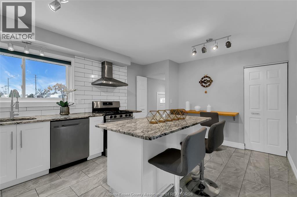 3803 Holburn, Windsor, Ontario  N9G 1R8 - Photo 10 - 26000335