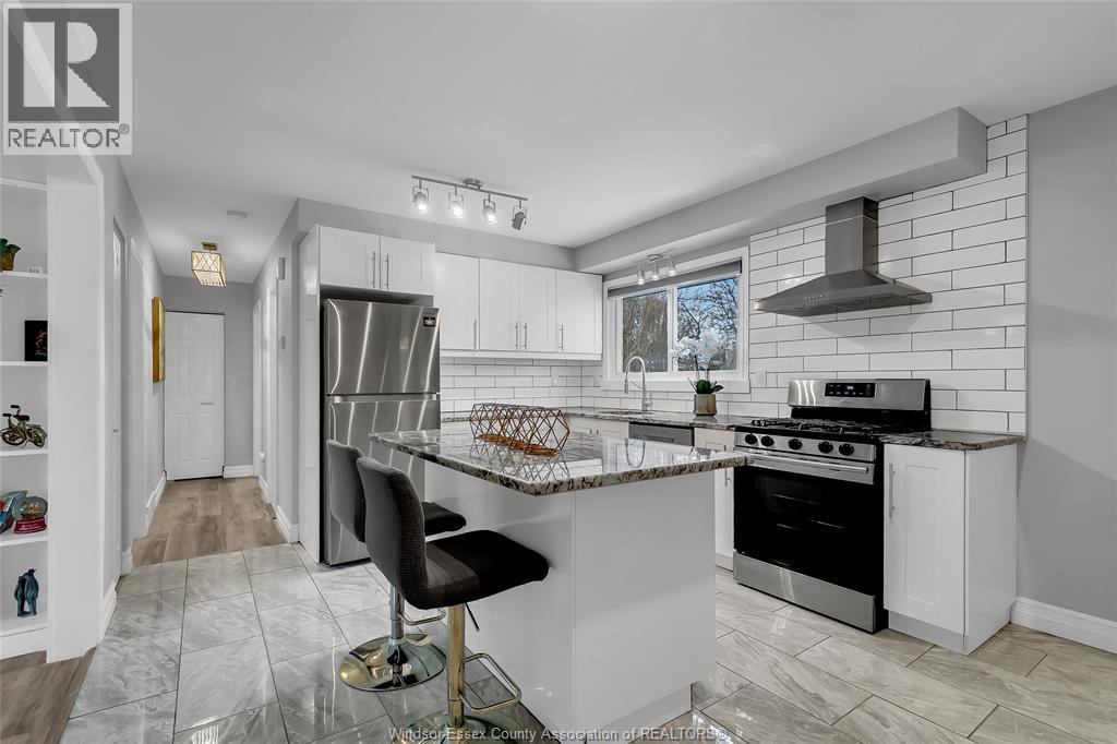 3803 Holburn, Windsor, Ontario  N9G 1R8 - Photo 12 - 26000335
