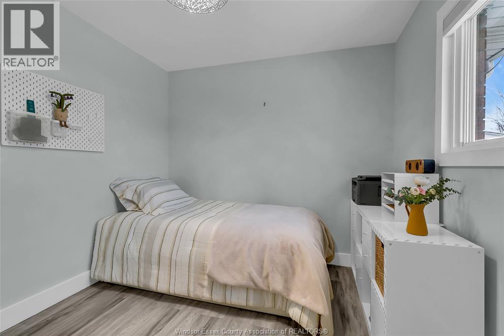 3803 Holburn, Windsor, Ontario  N9G 1R8 - Photo 15 - 26000335