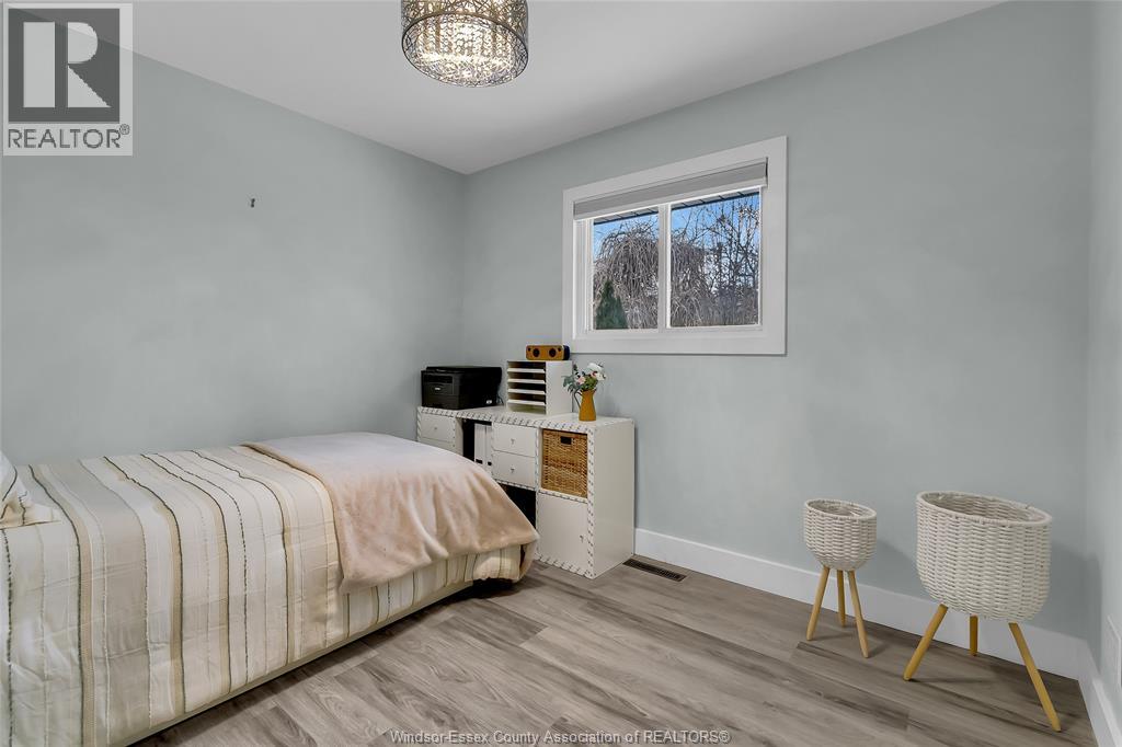3803 Holburn, Windsor, Ontario  N9G 1R8 - Photo 16 - 26000335