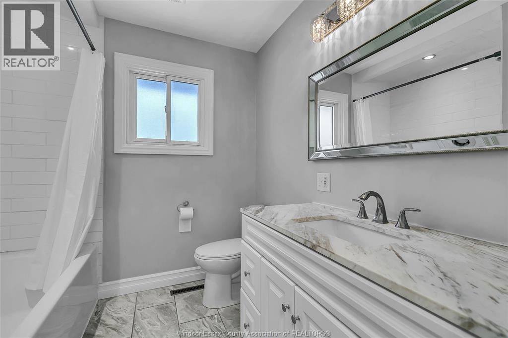 3803 Holburn, Windsor, Ontario  N9G 1R8 - Photo 17 - 26000335