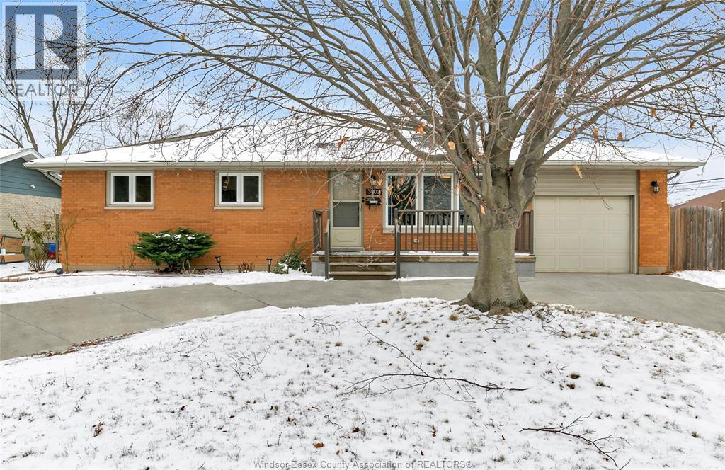 3803 Holburn, Windsor, Ontario  N9G 1R8 - Photo 2 - 26000335