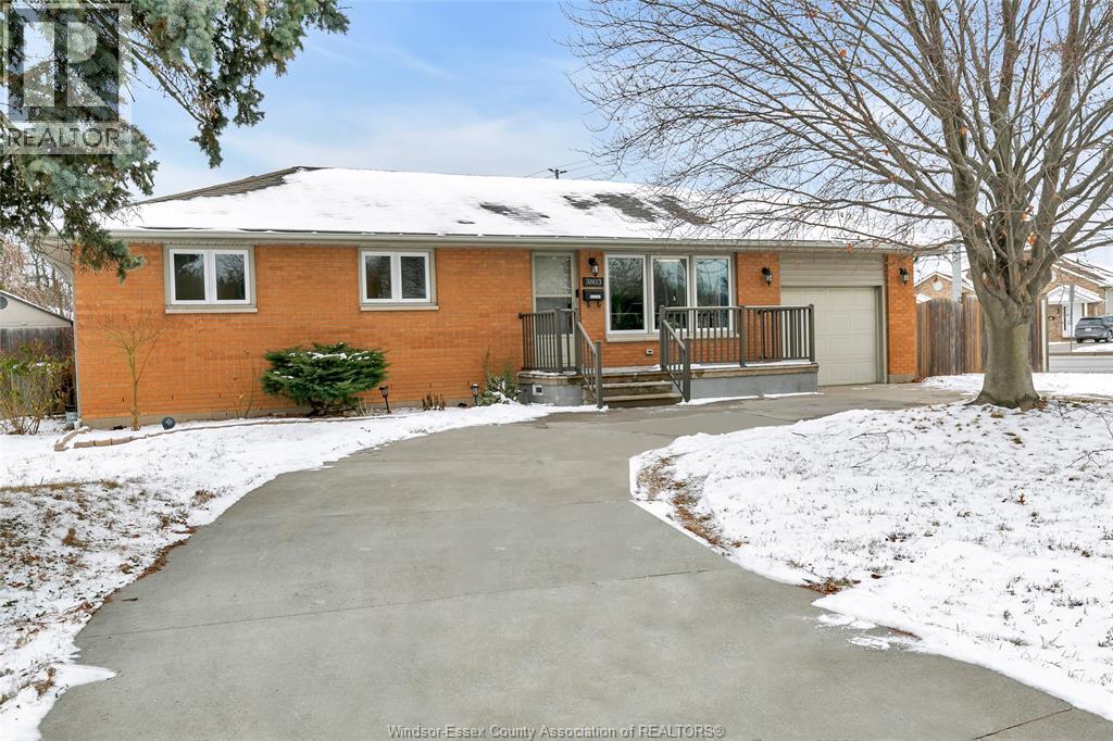 3803 Holburn, Windsor, Ontario  N9G 1R8 - Photo 3 - 26000335