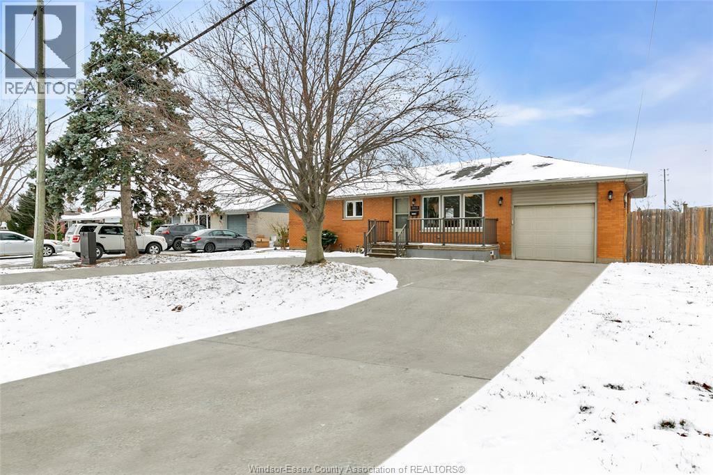3803 Holburn, Windsor, Ontario  N9G 1R8 - Photo 4 - 26000335