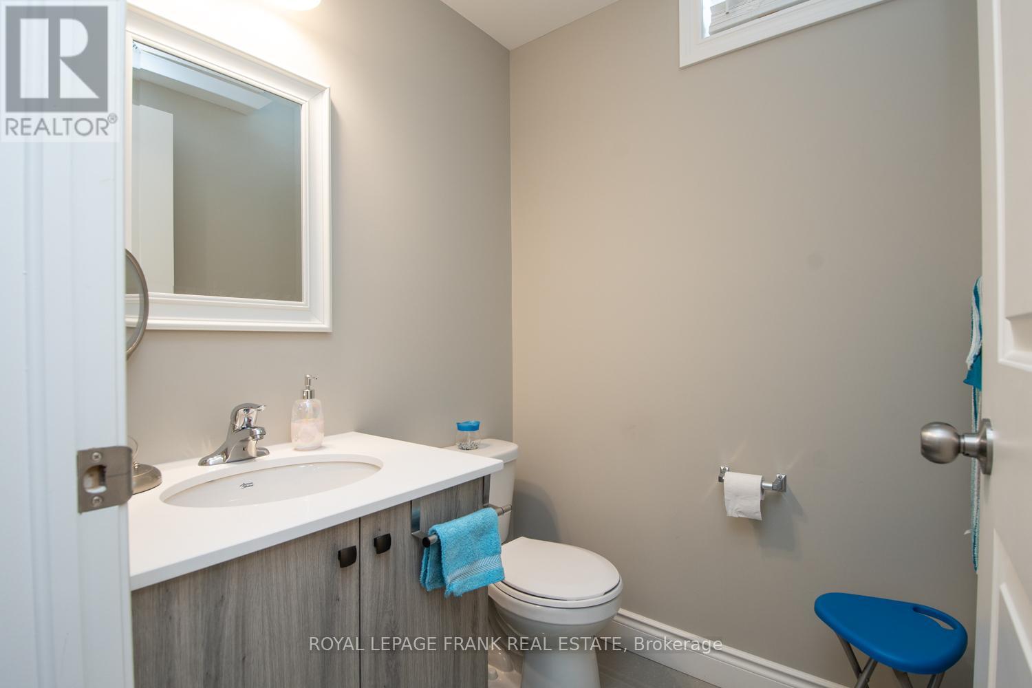 58 Vipond Road, Whitby, Ontario  L1M 2P2 - Photo 20 - E12669018