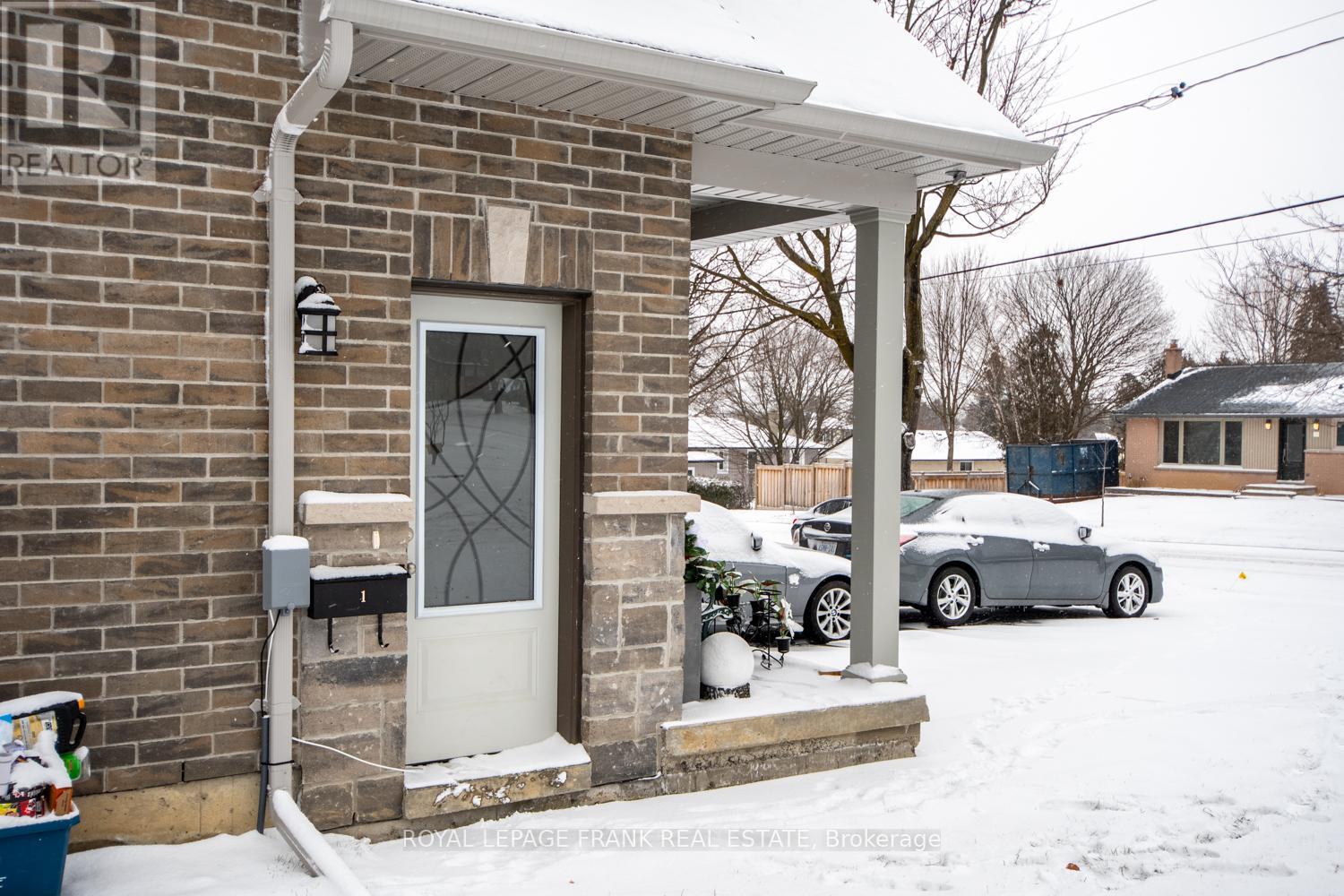 58 Vipond Road, Whitby, Ontario  L1M 2P2 - Photo 4 - E12669018