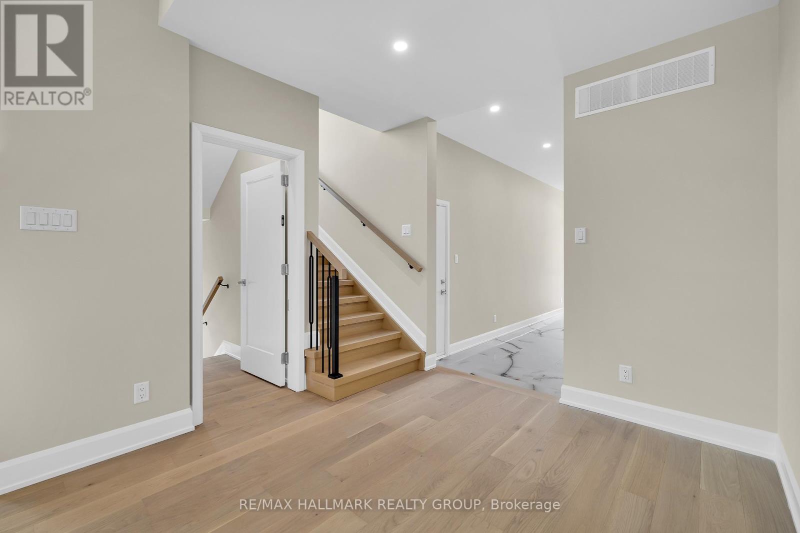 507 Dawson Avenue, Ottawa, Ontario  K1Z 5V6 - Photo 19 - X12669616