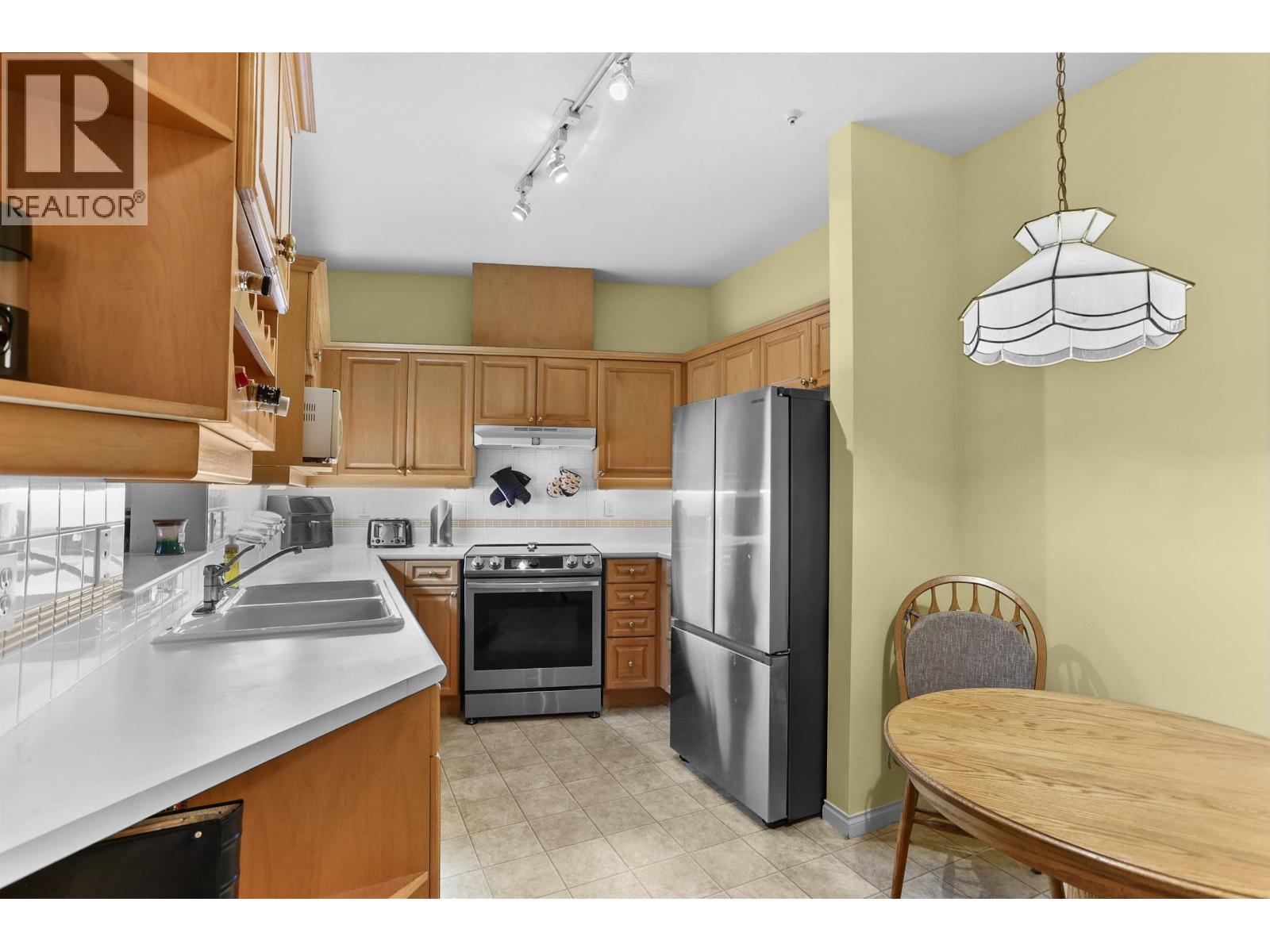 343 3098 Guildford Way, Coquitlam, British Columbia  V3B 7W8 - Photo 10 - R3076553