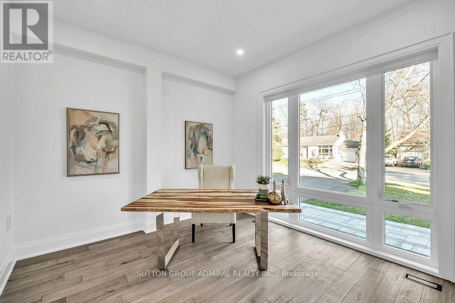 1377 Rometown Drive, Mississauga, Ontario  L5E 2T5 - Photo 15 - W12669542