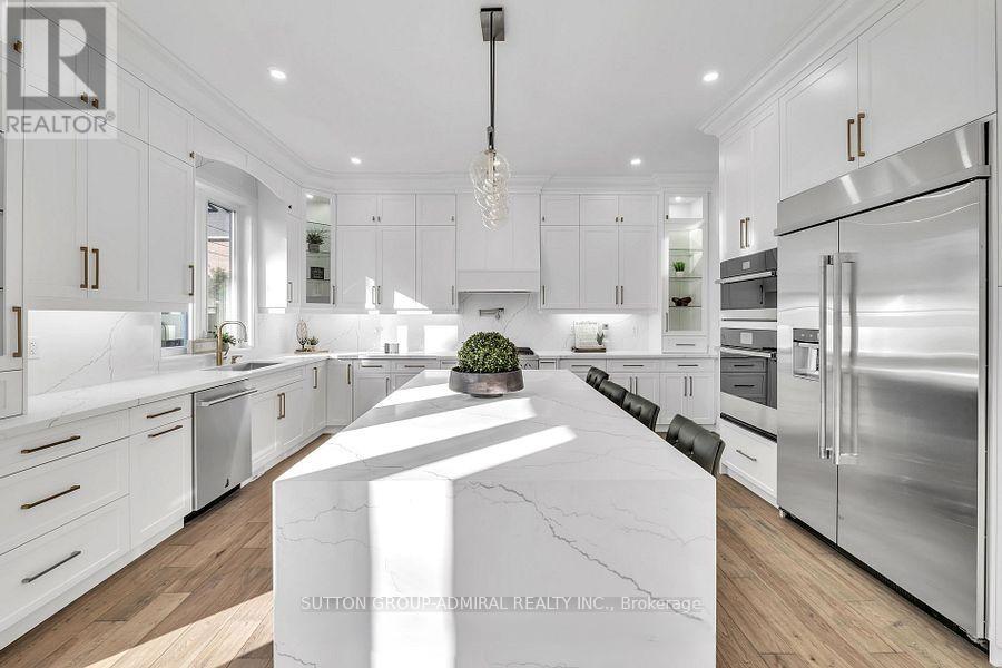 1377 Rometown Drive, Mississauga, Ontario  L5E 2T5 - Photo 17 - W12669542