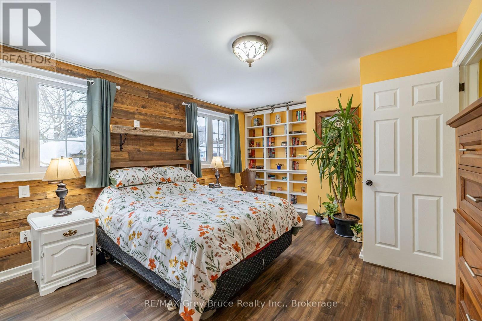 520 1st. A Street, Owen Sound, Ontario N4K 5Z5 - Photo 10 - X12669630