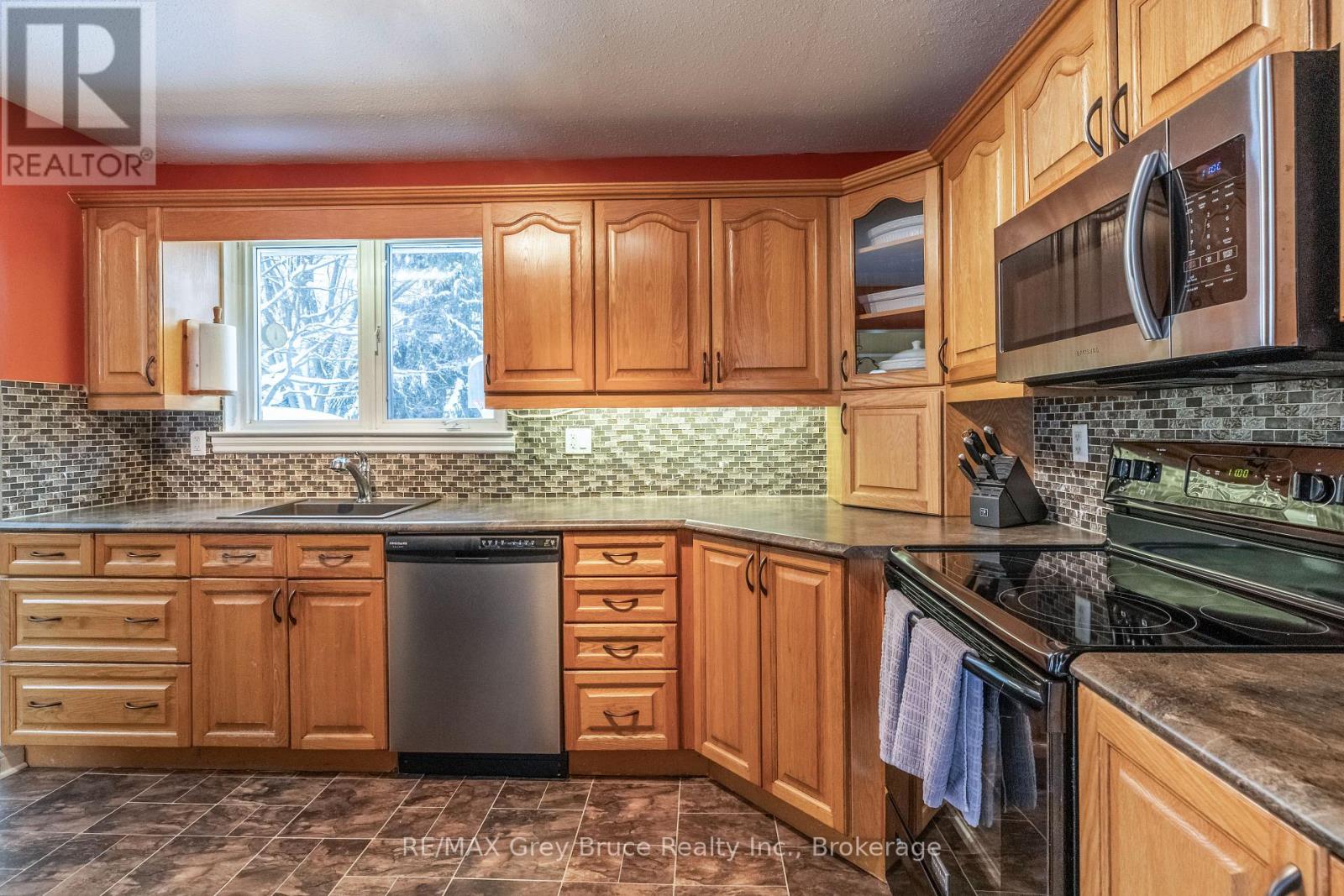 520 1st. A Street, Owen Sound, Ontario N4K 5Z5 - Photo 4 - X12669630