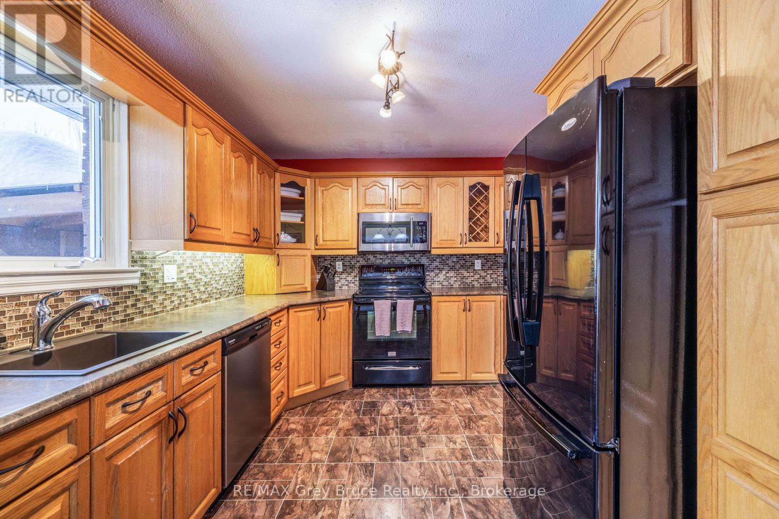 520 1st. A Street, Owen Sound, Ontario N4K 5Z5 - Photo 5 - X12669630