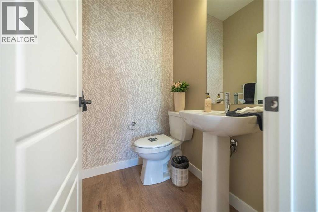 141 Southbow Drive, Cochrane, Alberta  T4C 3J9 - Photo 8 - A2257522