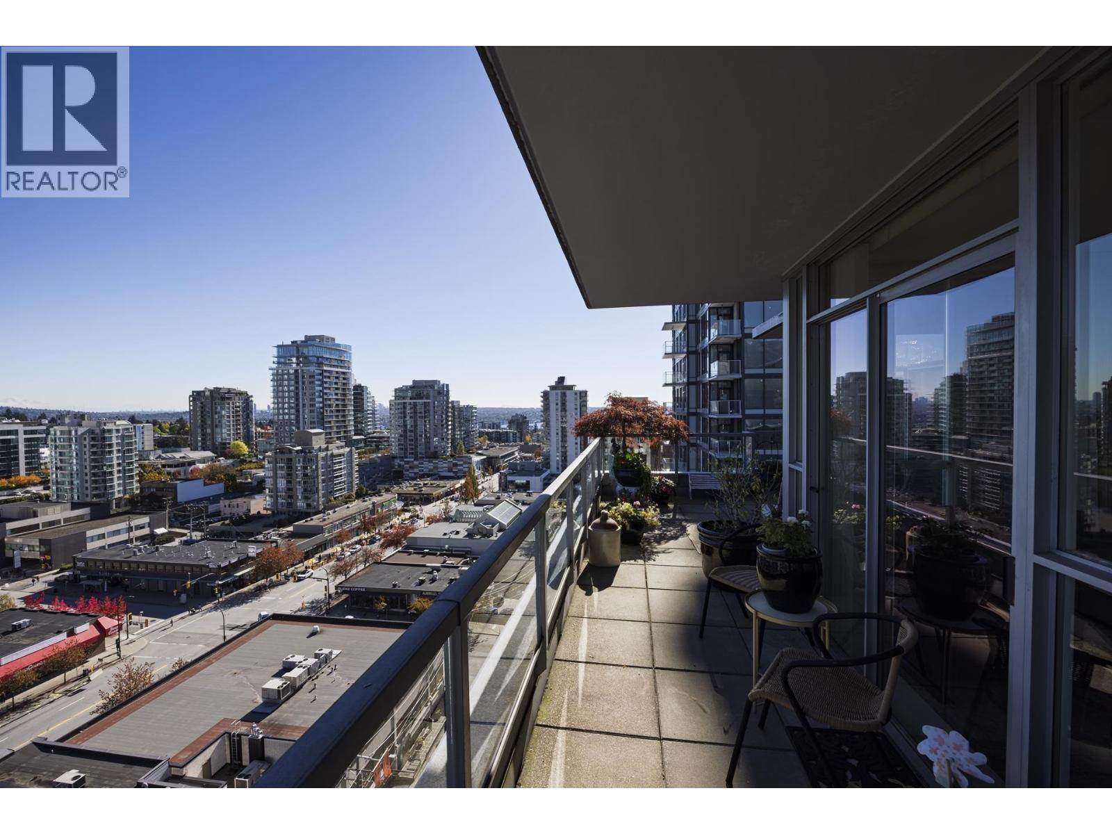 1702 121 W 16th Street, North Vancouver, British Columbia  V7M 3P4 - Photo 3 - R3066340