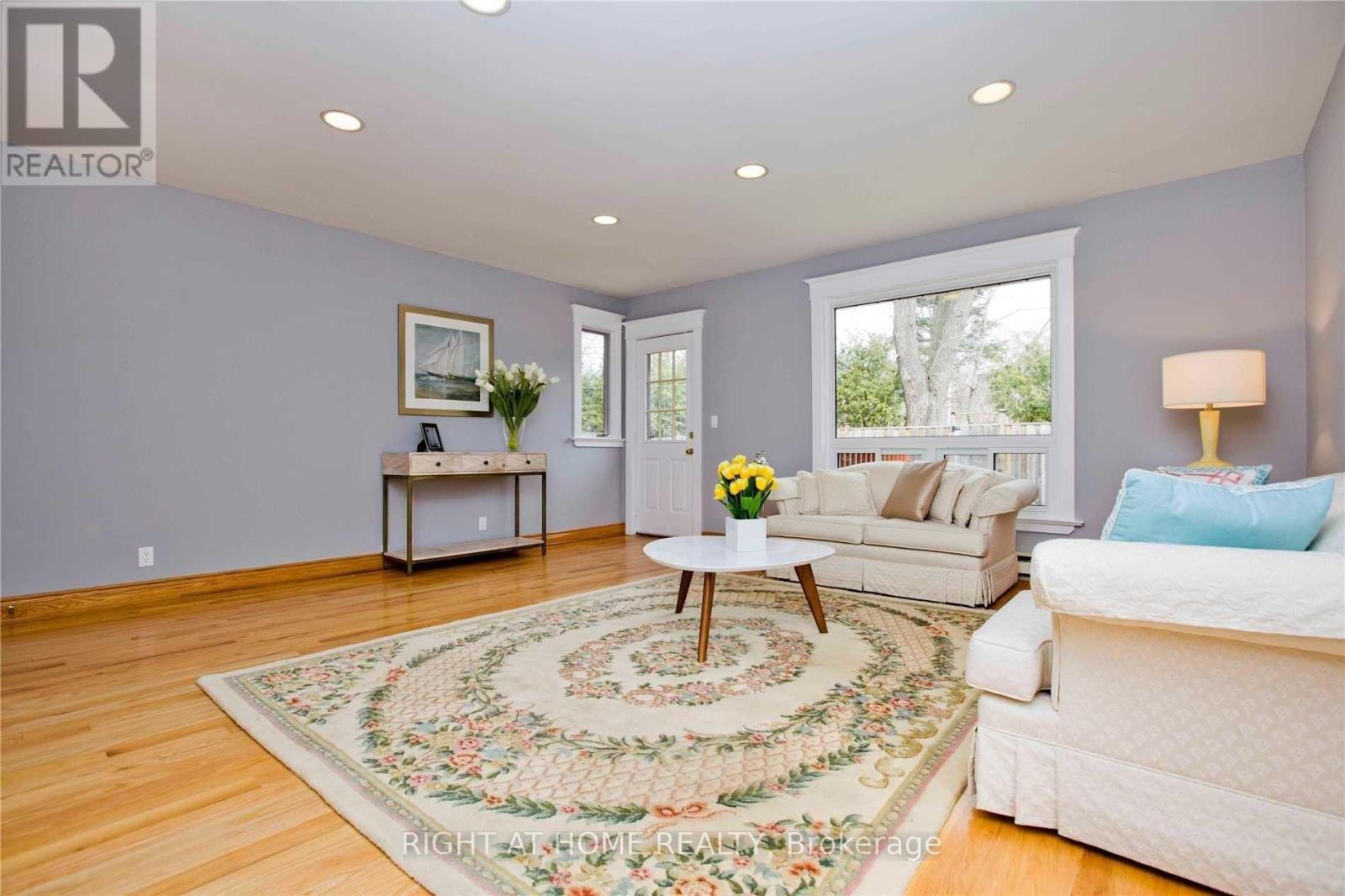 46 Overton Crescent, Toronto, Ontario  M3B 2V2 - Photo 3 - C12669660