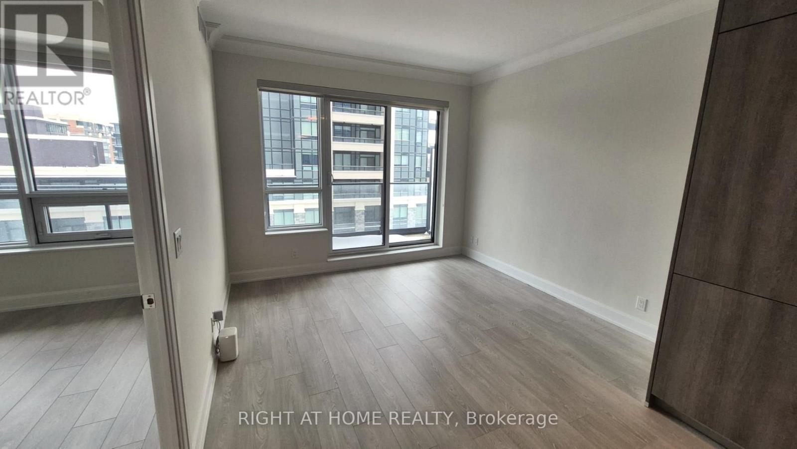 501 - 18 Water Walk Drive, Markham, Ontario L3R 6L5 - Photo 5 - N12669570