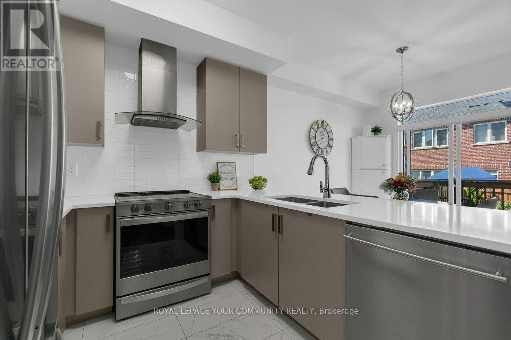 258 Harding Park Street, Newmarket, Ontario  L3Y 0E1 - Photo 19 - N12669652