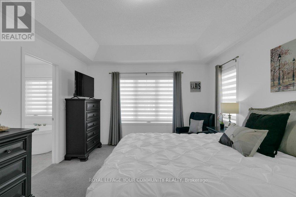 258 Harding Park Street, Newmarket, Ontario  L3Y 0E1 - Photo 27 - N12669652