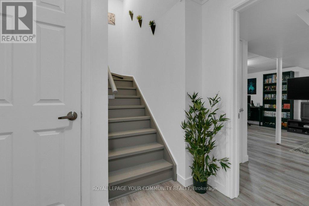 258 Harding Park Street, Newmarket, Ontario  L3Y 0E1 - Photo 37 - N12669652