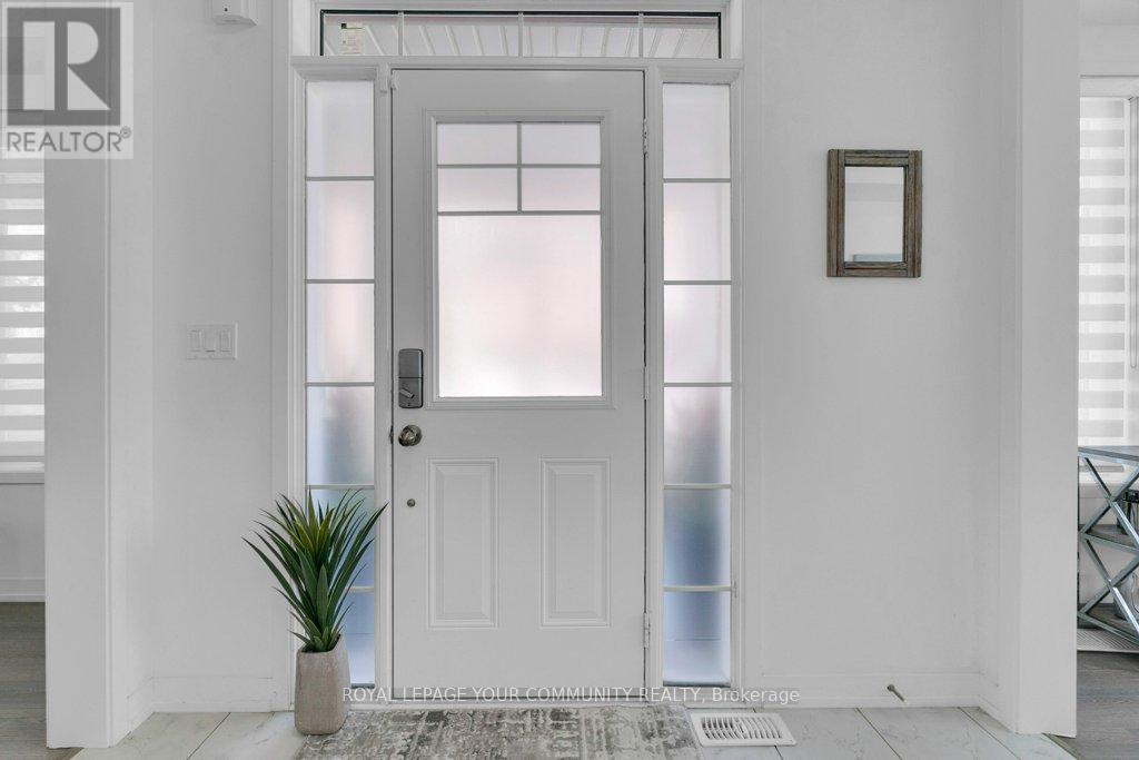 258 Harding Park Street, Newmarket, Ontario  L3Y 0E1 - Photo 5 - N12669652