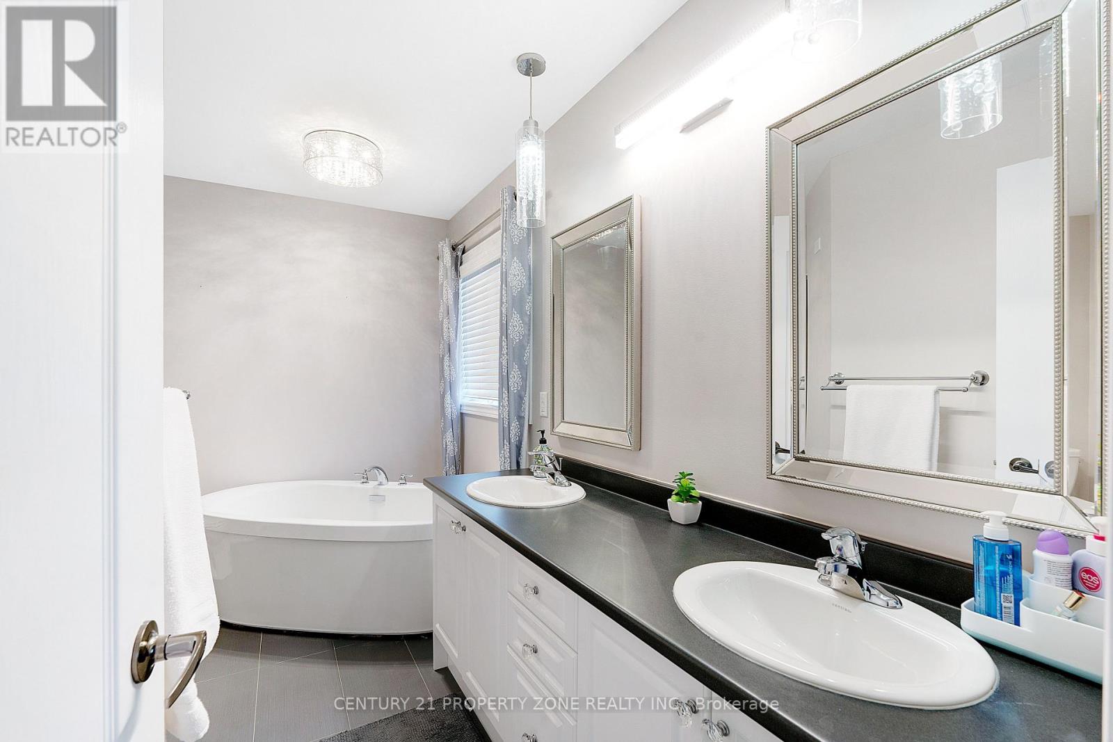 10 Spokanne Street, Brampton, Ontario  L6R 4A2 - Photo 16 - W12669568