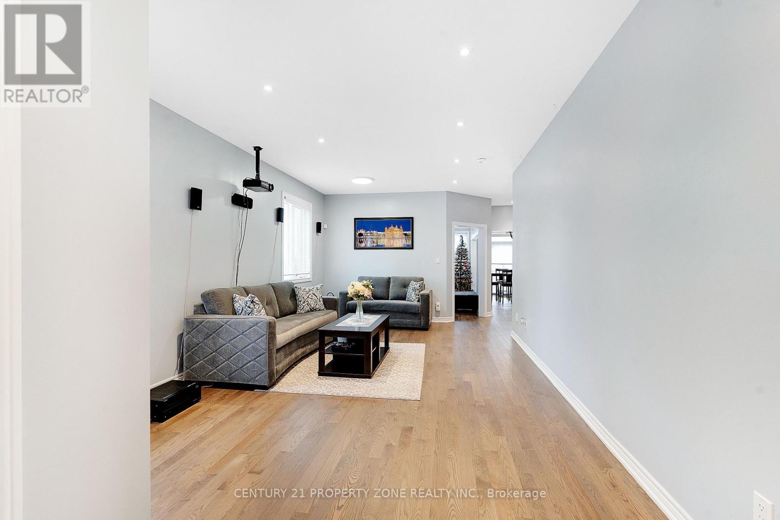 10 Spokanne Street, Brampton, Ontario  L6R 4A2 - Photo 6 - W12669568