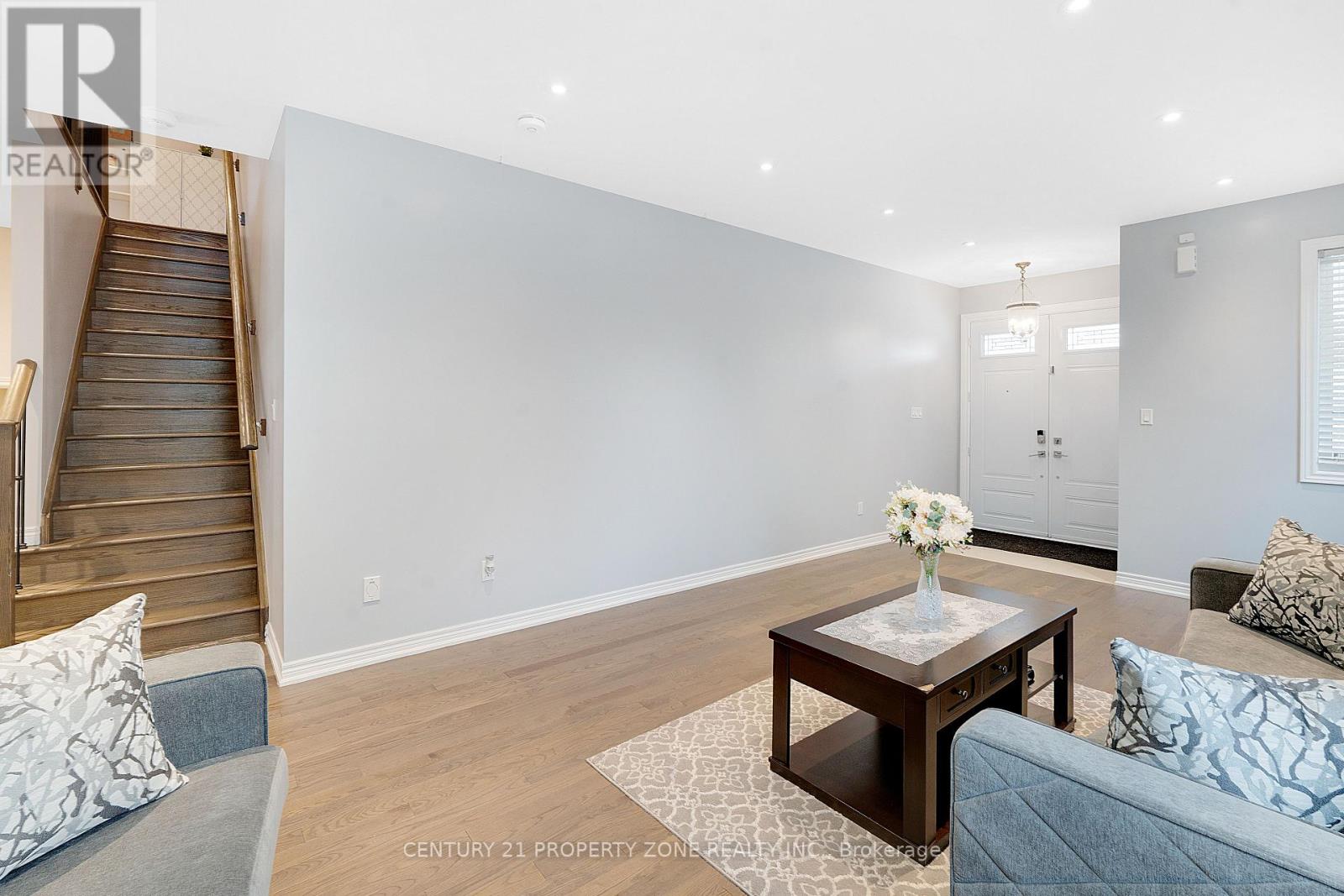 10 Spokanne Street, Brampton, Ontario  L6R 4A2 - Photo 7 - W12669568