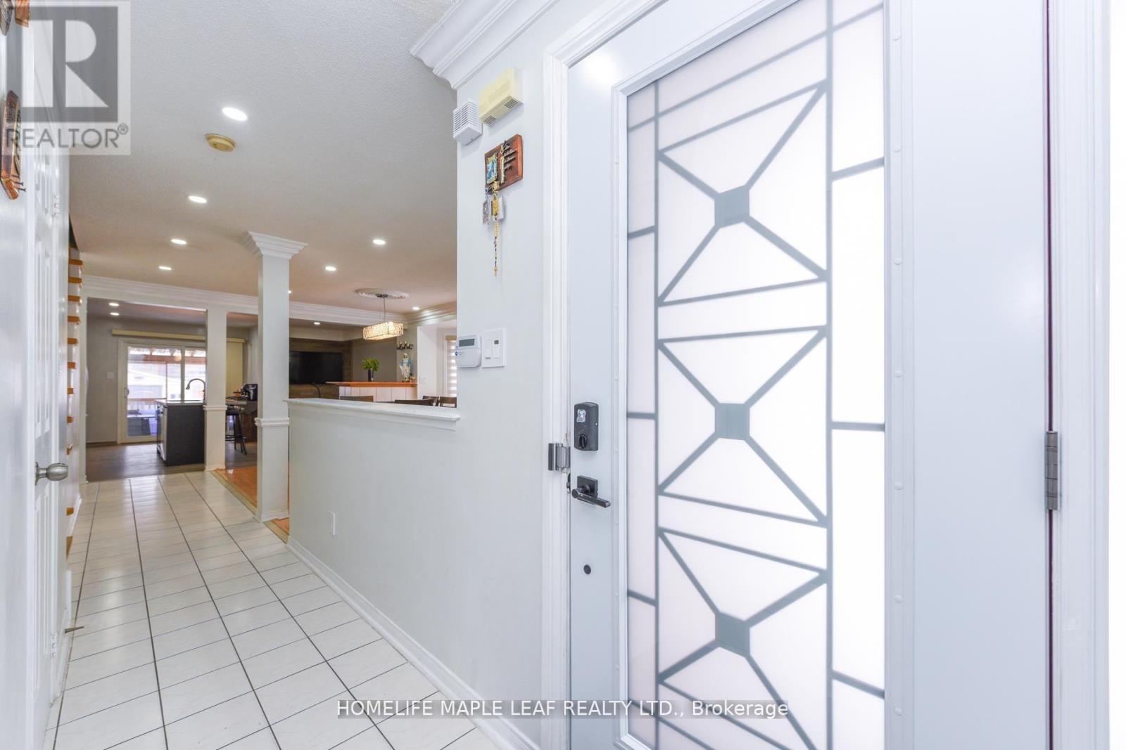 100 Alaskan Summit Court W, Brampton, Ontario  L6R 1N9 - Photo 7 - W12669584