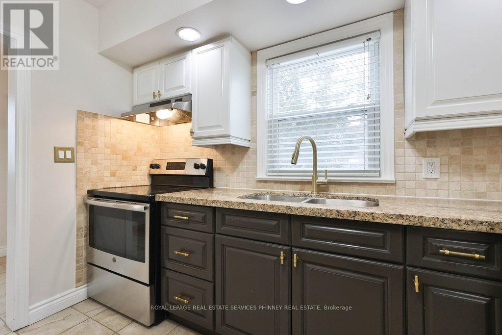 71 Mississauga Road N, Mississauga, Ontario  L5H 2H9 - Photo 11 - W12669622