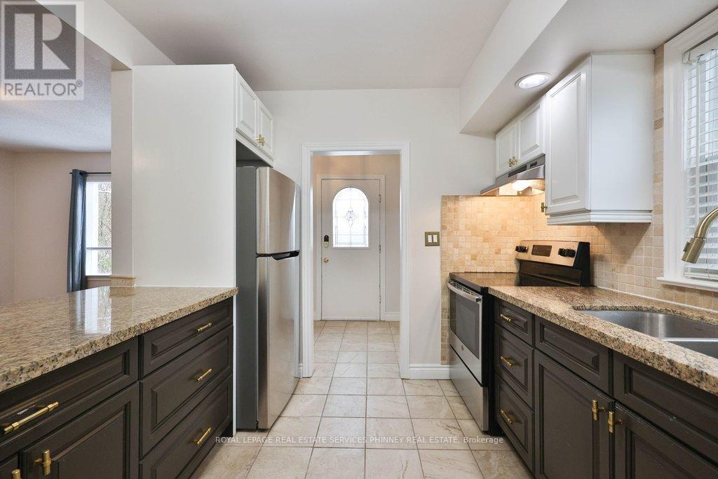 71 Mississauga Road N, Mississauga, Ontario  L5H 2H9 - Photo 12 - W12669622