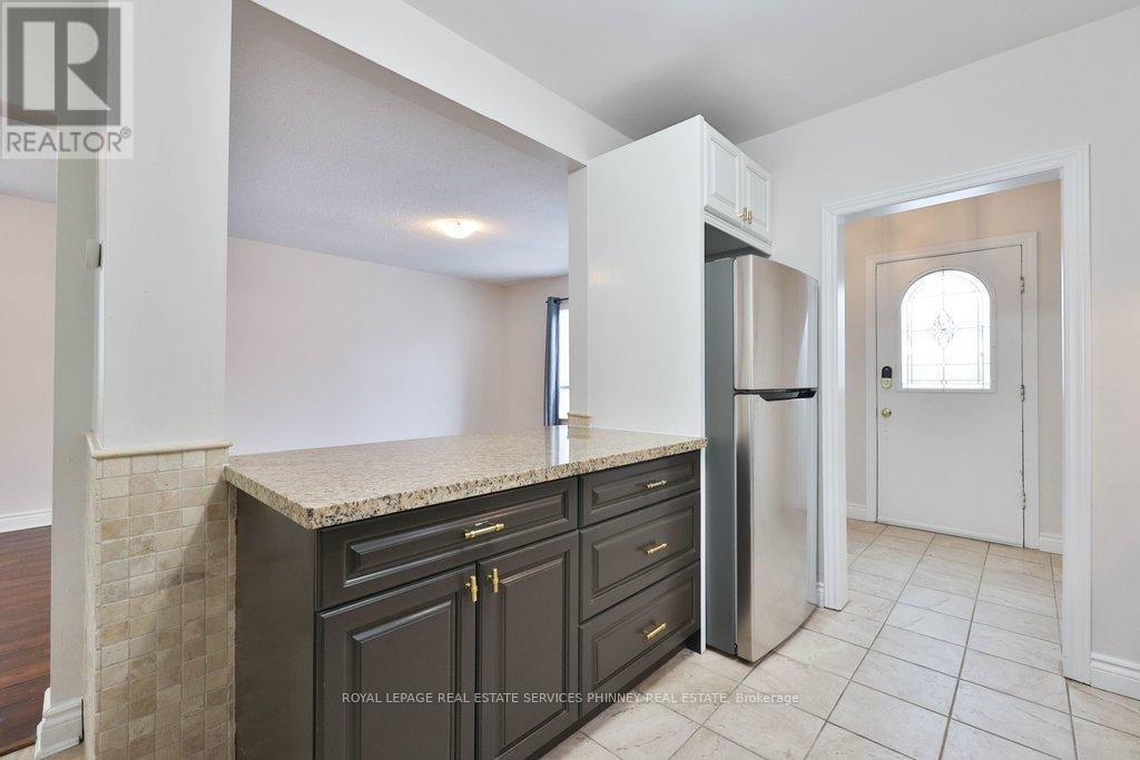 71 Mississauga Road N, Mississauga, Ontario  L5H 2H9 - Photo 13 - W12669622