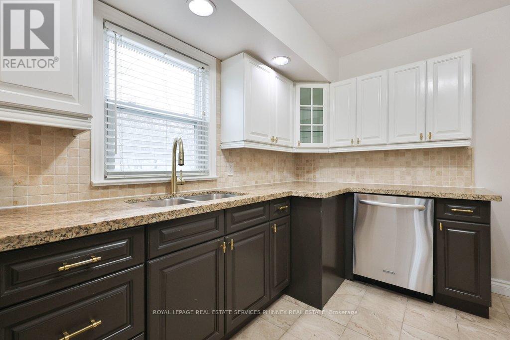 71 Mississauga Road N, Mississauga, Ontario  L5H 2H9 - Photo 14 - W12669622