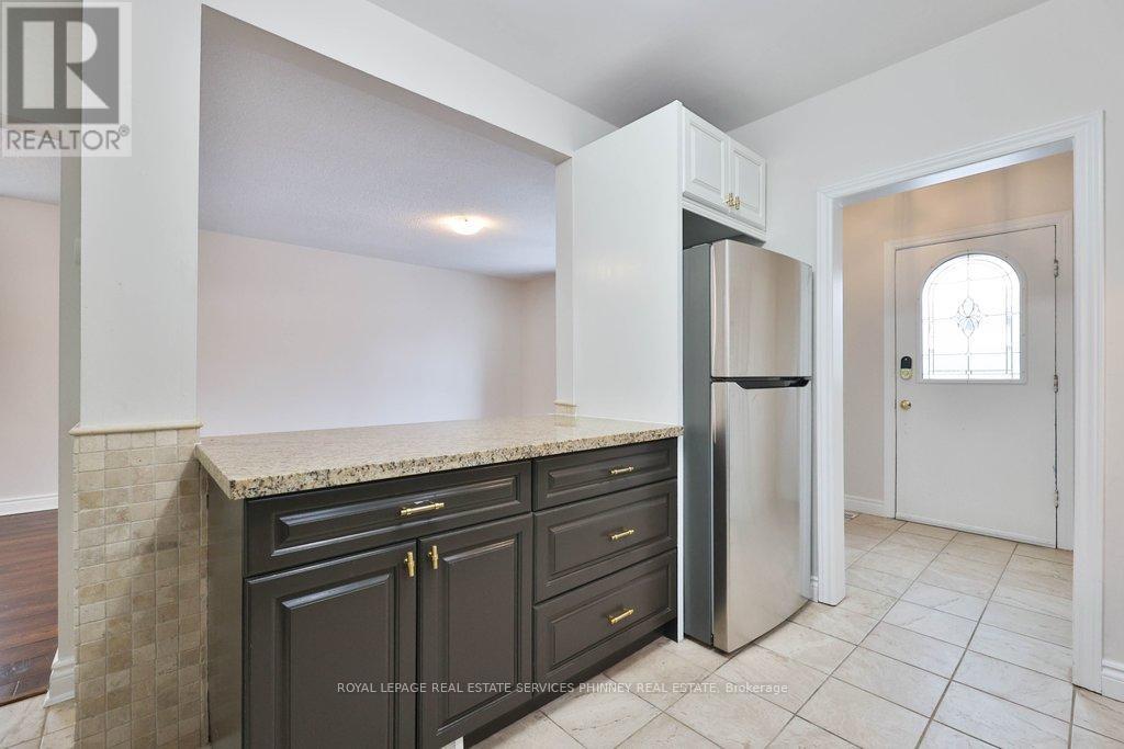 71 Mississauga Road N, Mississauga, Ontario  L5H 2H9 - Photo 17 - W12669622