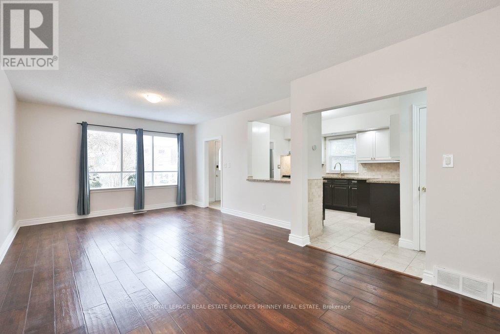 71 Mississauga Road N, Mississauga, Ontario  L5H 2H9 - Photo 3 - W12669622