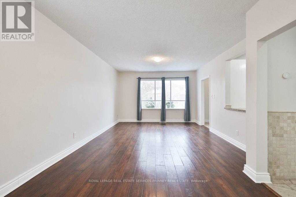 71 Mississauga Road N, Mississauga, Ontario  L5H 2H9 - Photo 5 - W12669622