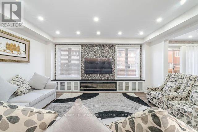 77 Enford Crescent, Brampton, Ontario  L7A 0G1 - Photo 11 - W12669662