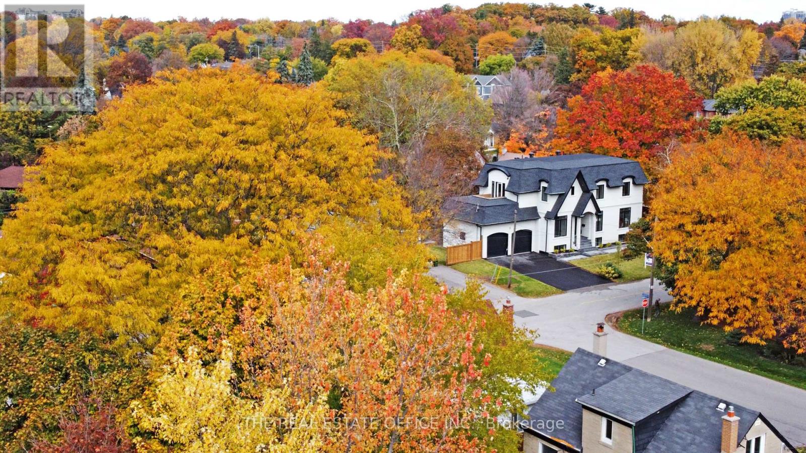 18 Beaverbrook Avenue, Toronto, Ontario  M9B 2M9 - Photo 42 - W12669678