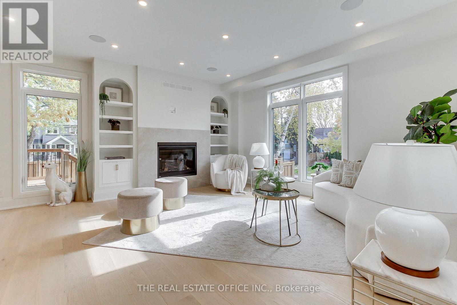 18 Beaverbrook Avenue, Toronto, Ontario  M9B 2M9 - Photo 8 - W12669678