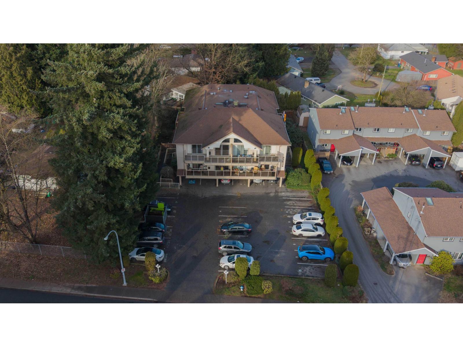 305 33839 Marshall Road, Abbotsford, British Columbia  V2S 1L6 - Photo 2 - R3075374