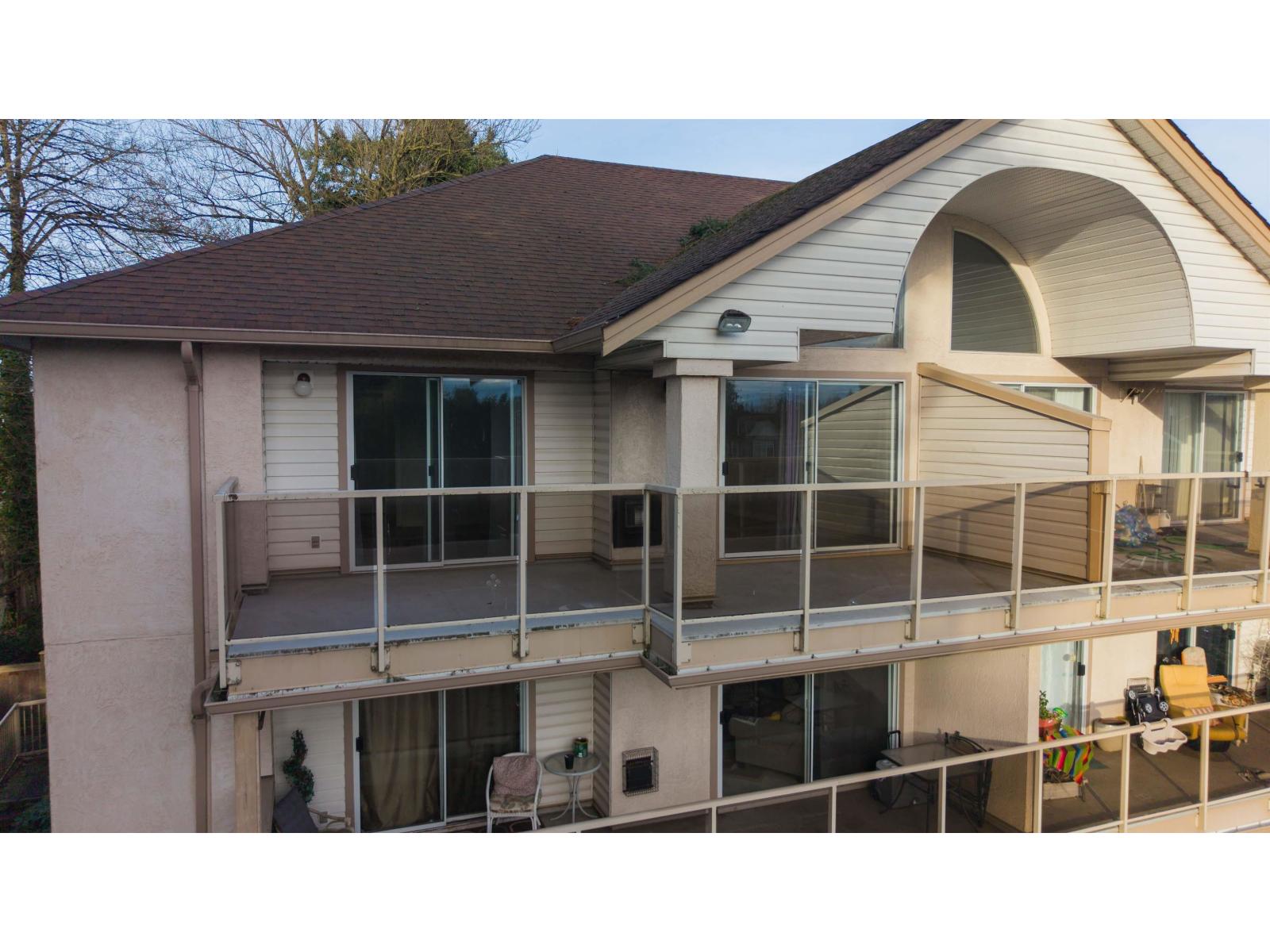 305 33839 Marshall Road, Abbotsford, British Columbia  V2S 1L6 - Photo 5 - R3075374