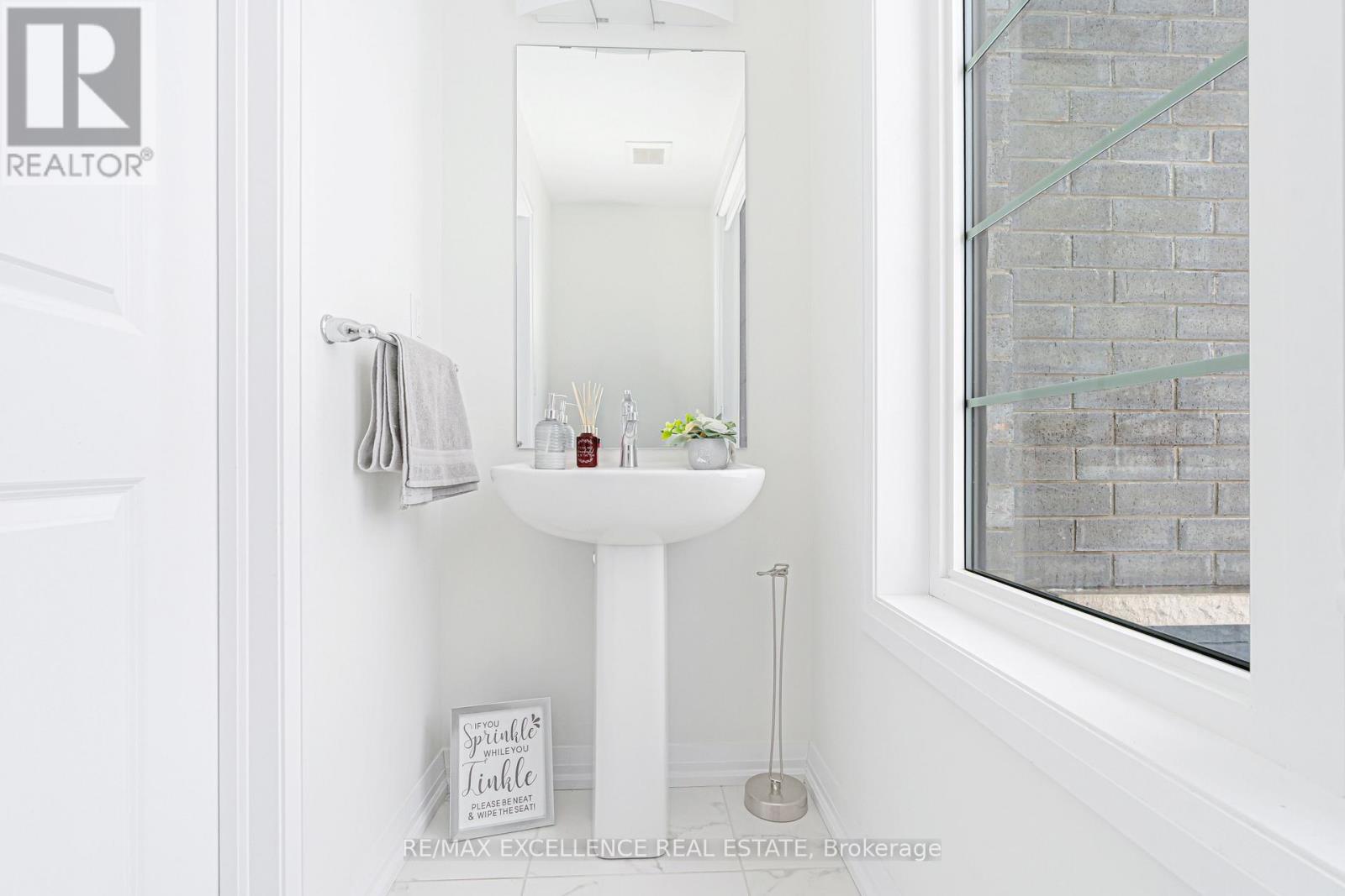 60 Granville Crescent, Haldimand, Ontario  N3W 0J6 - Photo 4 - X12669666